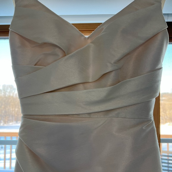 Jim Hjelm wedding dress - Picture 5 of 14